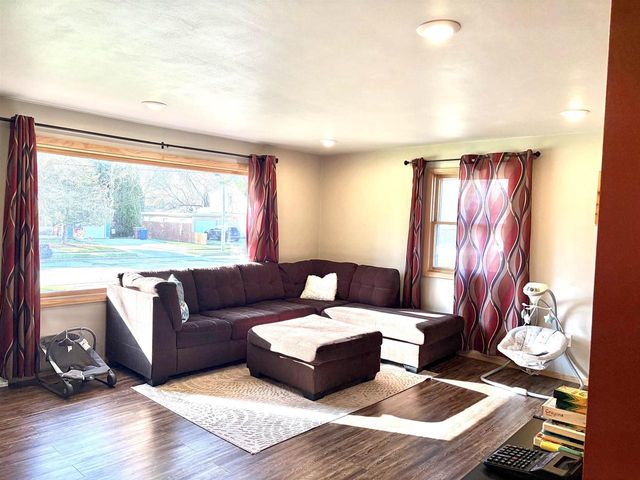 916 LONDON STREET, Menasha, WI 54952