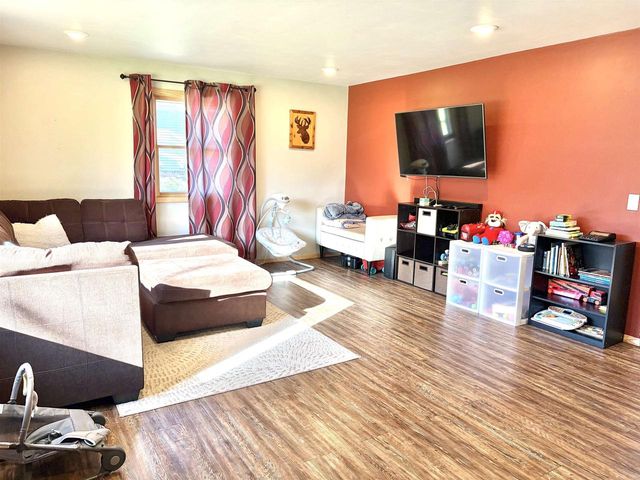 916 LONDON STREET, Menasha, WI 54952