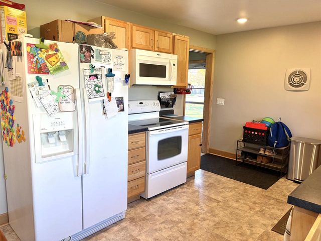 916 LONDON STREET, Menasha, WI 54952