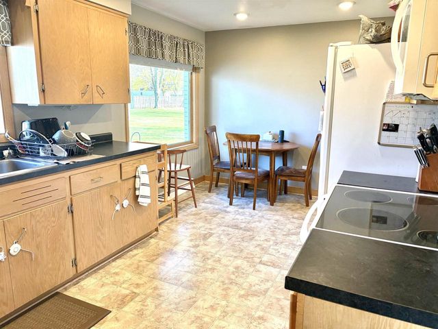 916 LONDON STREET, Menasha, WI 54952