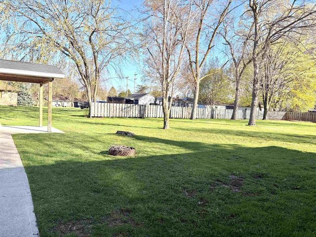 916 LONDON STREET, Menasha, WI 54952