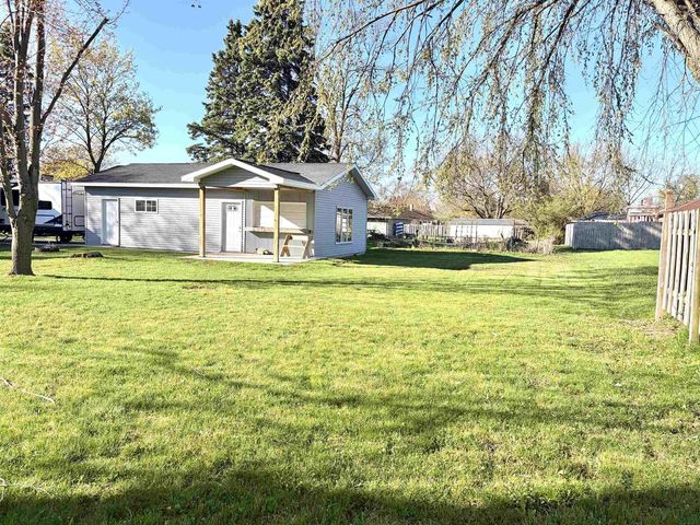 916 LONDON STREET, Menasha, WI 54952