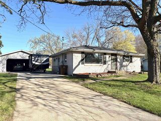916 LONDON STREET, Menasha, WI 54952