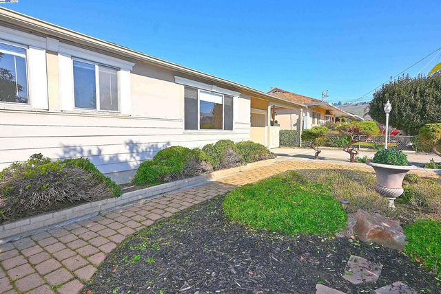 314 Sparling Dr, Hayward, CA 94544