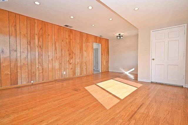 314 Sparling Dr, Hayward, CA 94544