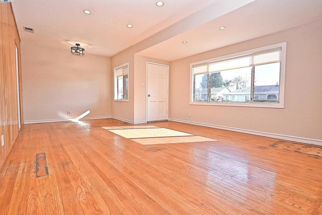 314 Sparling Dr, Hayward, CA 94544