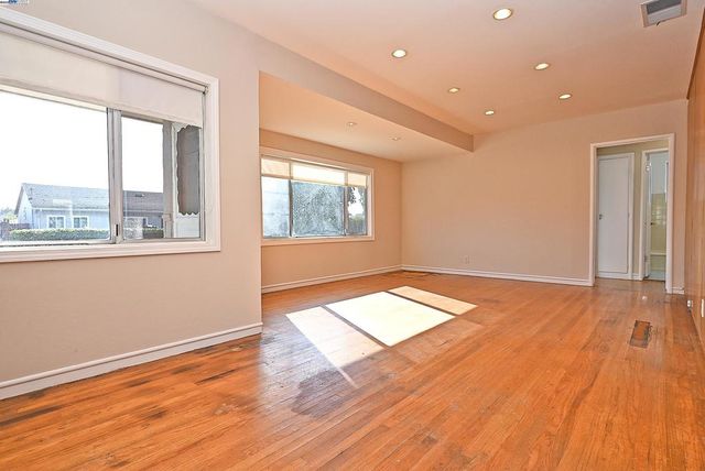 314 Sparling Dr, Hayward, CA 94544