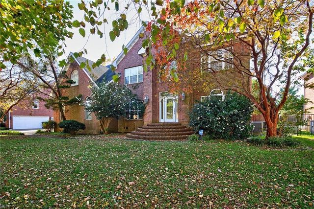 2301 Souverain LN, Virginia Beach, VA 23454