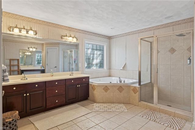 2301 Souverain LN, Virginia Beach, VA 23454