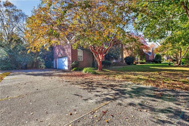 2301 Souverain LN, Virginia Beach, VA 23454