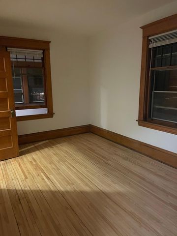 1689 Dayton Avenue, Saint Paul, MN 55104