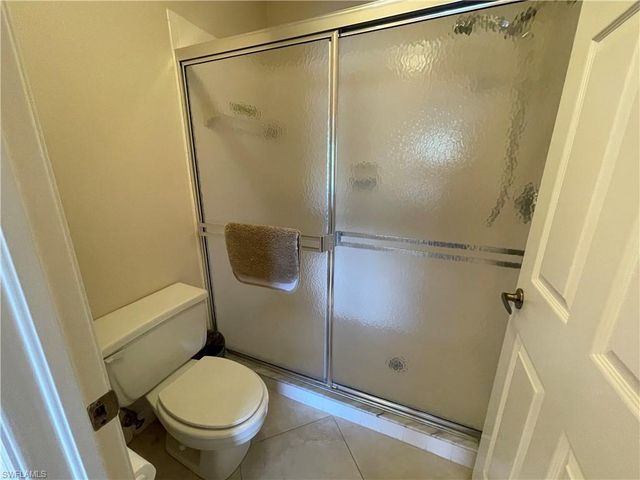 440 Wiggins Lake CT 201, Naples, FL 34110