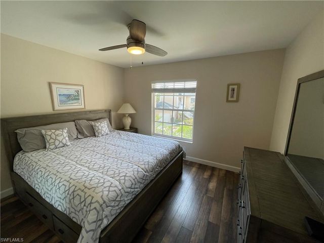 440 Wiggins Lake CT 201, Naples, FL 34110