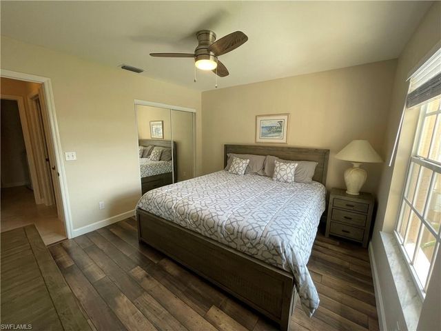 440 Wiggins Lake CT 201, Naples, FL 34110