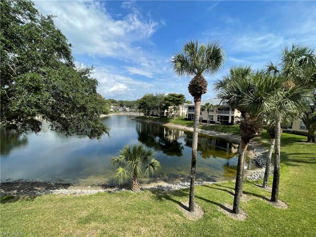 440 Wiggins Lake CT 201, Naples, FL 34110