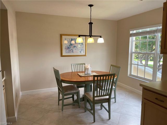 440 Wiggins Lake CT 201, Naples, FL 34110