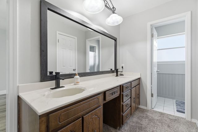 8516 Crestview Drive, North Richland Hills, TX 76182