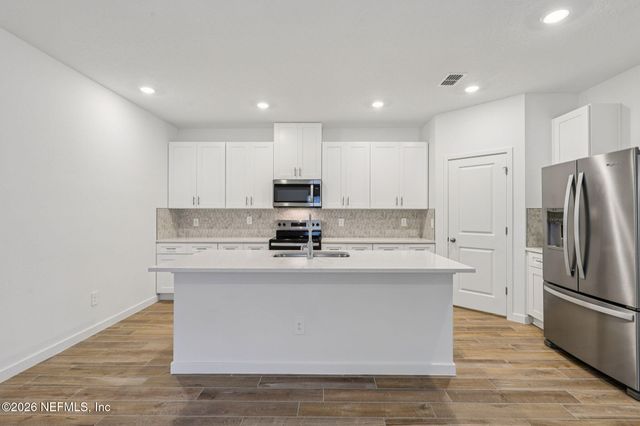 7754 CAHILL Lane, Jacksonville, FL 32219