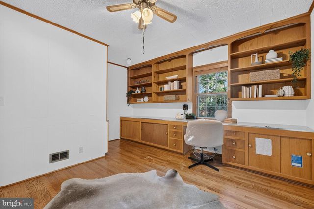 541 BRENT, Rockville, MD 20850
