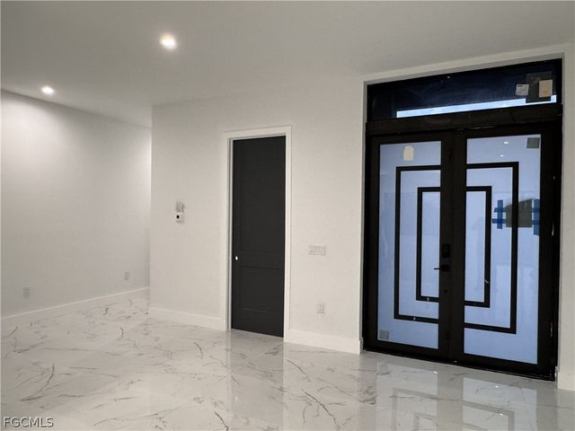 812 Chapel AVE, Lehigh Acres, FL 33971