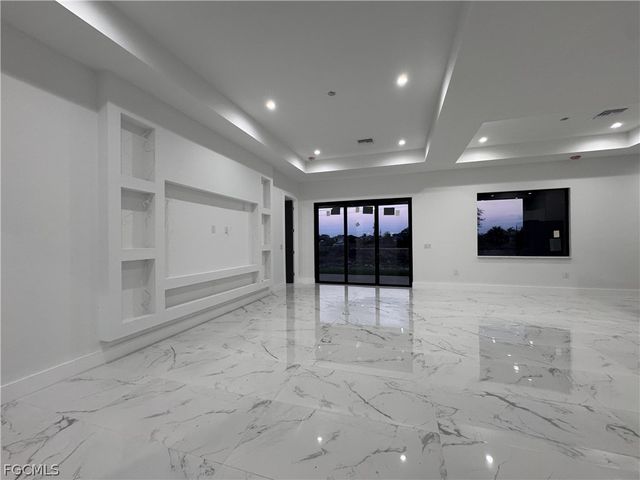 812 Chapel AVE, Lehigh Acres, FL 33971