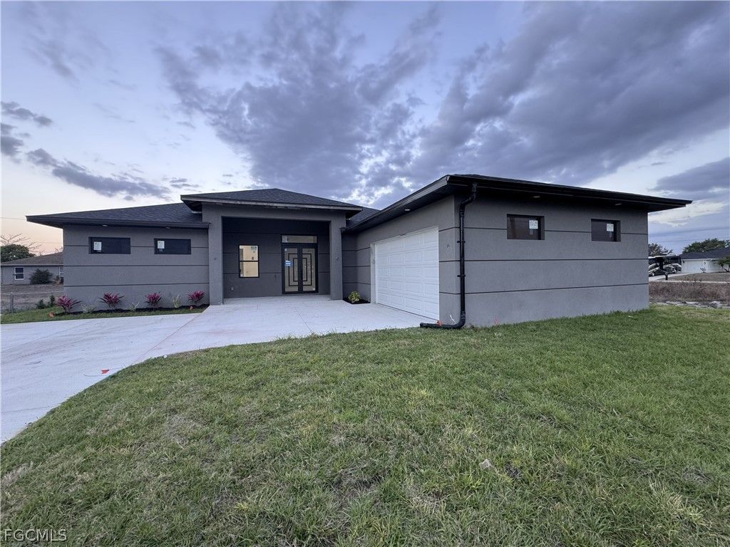 812 Chapel AVE, Lehigh Acres, FL 33971