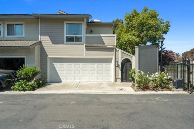 101 Aspen, Costa Mesa, CA 92627