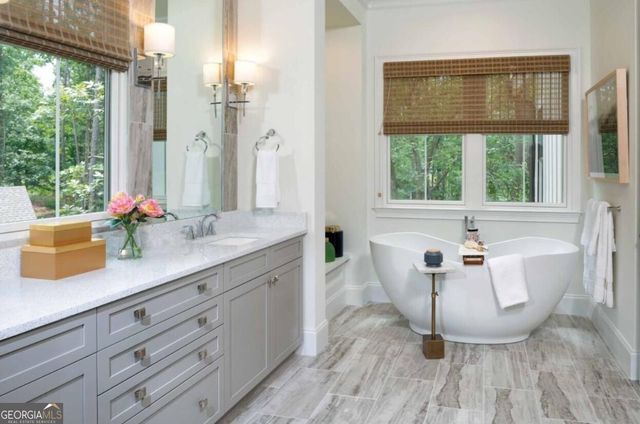 206 Lake Pointe Drive, Gainesville, GA 30506