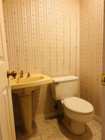 9918 Sagegreen Drive, Houston, TX 77089