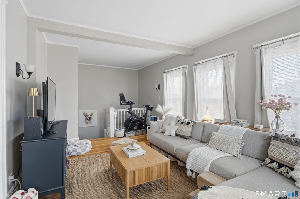 186 Arnoldale Road, West Hartford, CT 06119