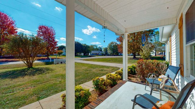 110 Inglewood Ct, Murfreesboro, TN 37127