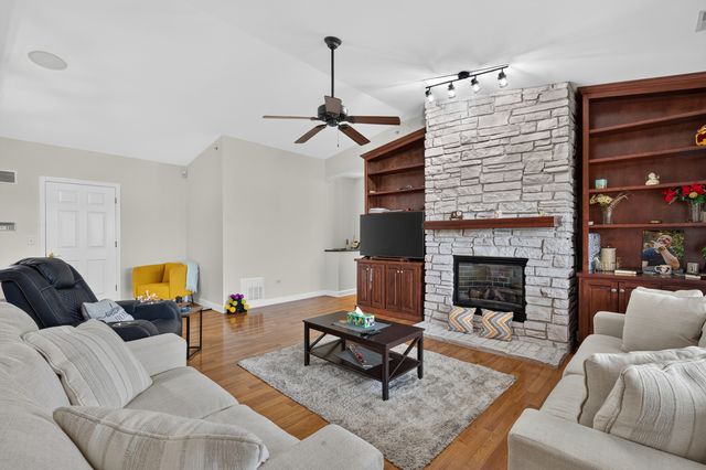 7919 Trinity Circle 4NW, Tinley Park, IL 60487