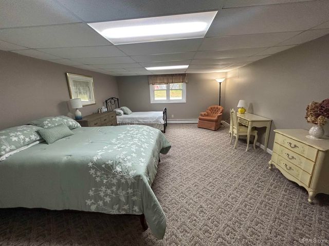 801 S Hemlock St, Iron Mountain, MI 49801