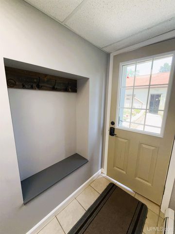 801 S Hemlock St, Iron Mountain, MI 49801