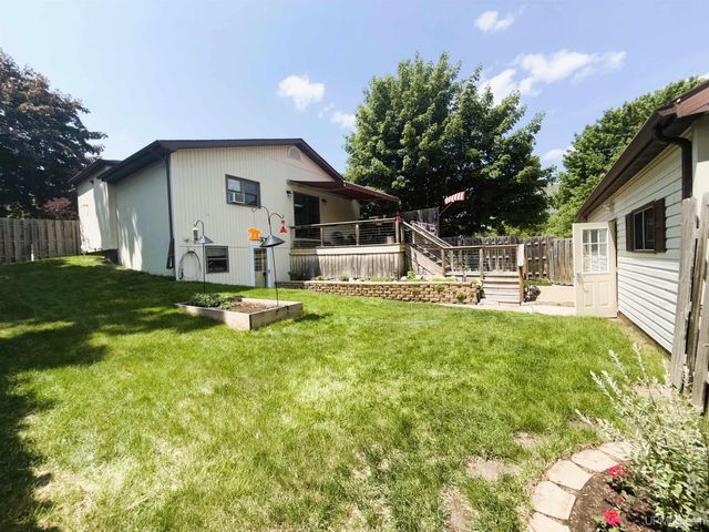 801 S Hemlock St, Iron Mountain, MI 49801