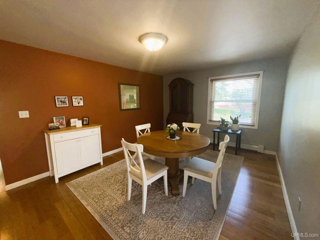 801 S Hemlock St, Iron Mountain, MI 49801