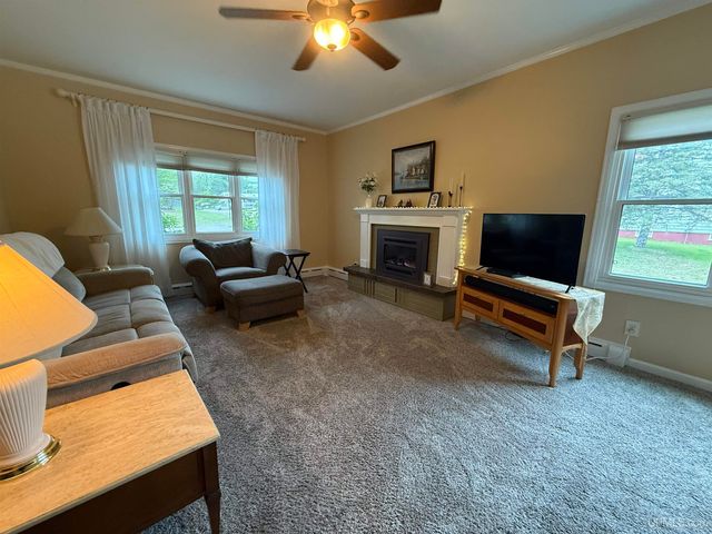 801 S Hemlock St, Iron Mountain, MI 49801