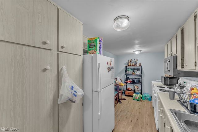 4849 Grace Road 228, North Olmsted, OH 44070