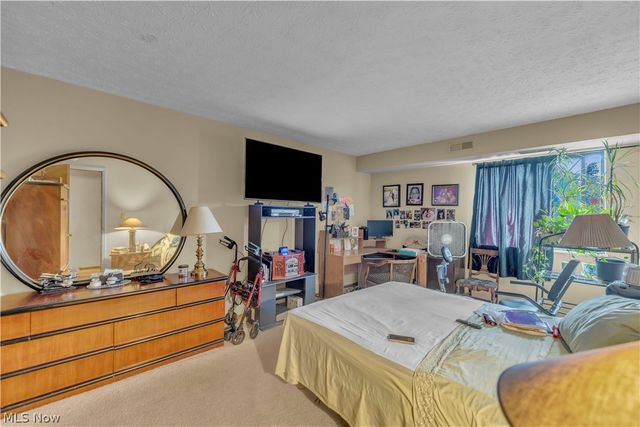 4849 Grace Road 228, North Olmsted, OH 44070