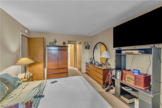 4849 Grace Road 228, North Olmsted, OH 44070