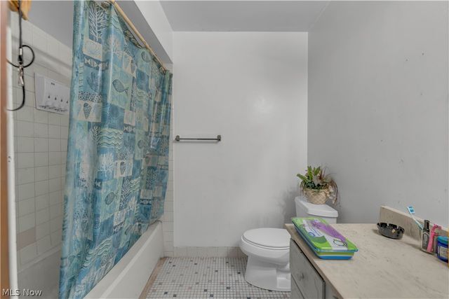 4849 Grace Road 228, North Olmsted, OH 44070