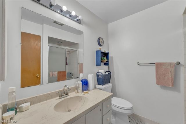 4849 Grace Road 228, North Olmsted, OH 44070