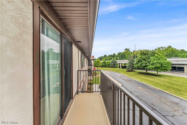 4849 Grace Road 228, North Olmsted, OH 44070