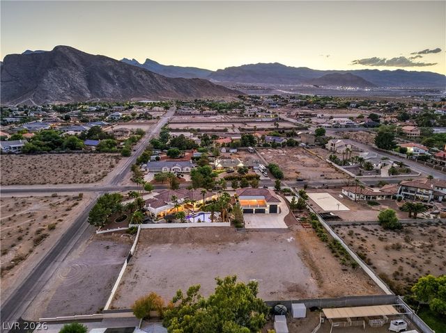 9390 Stange Avenue, Las Vegas, NV 89129