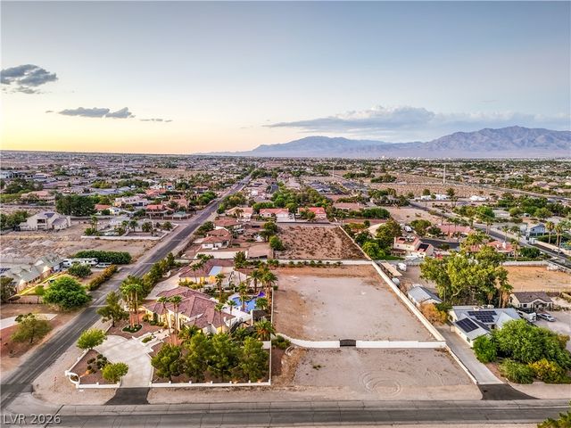 9390 Stange Avenue, Las Vegas, NV 89129