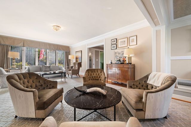 2855 Sheridan Place, Evanston, IL 60201