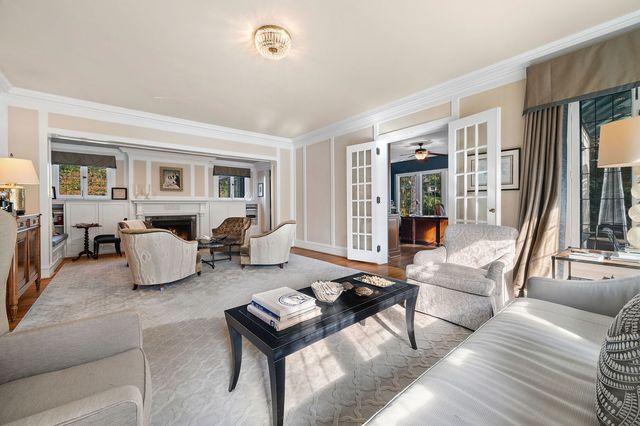 2855 Sheridan Place, Evanston, IL 60201