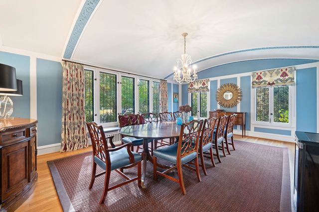 2855 Sheridan Place, Evanston, IL 60201