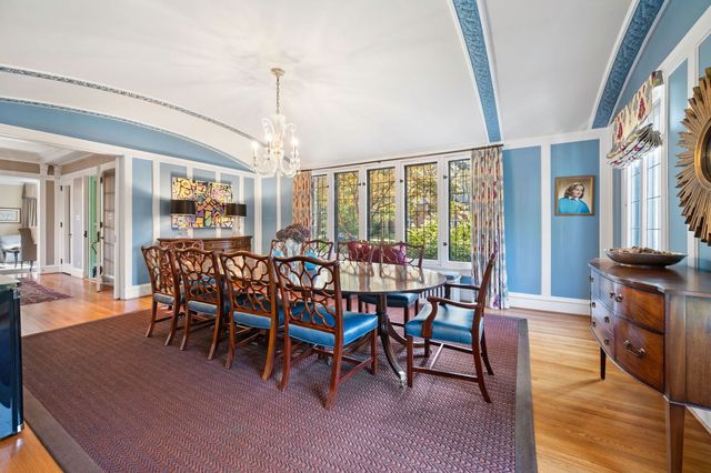 2855 Sheridan Place, Evanston, IL 60201