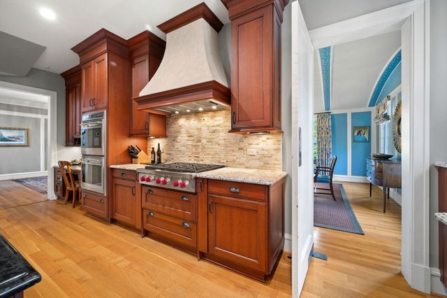 2855 Sheridan Place, Evanston, IL 60201